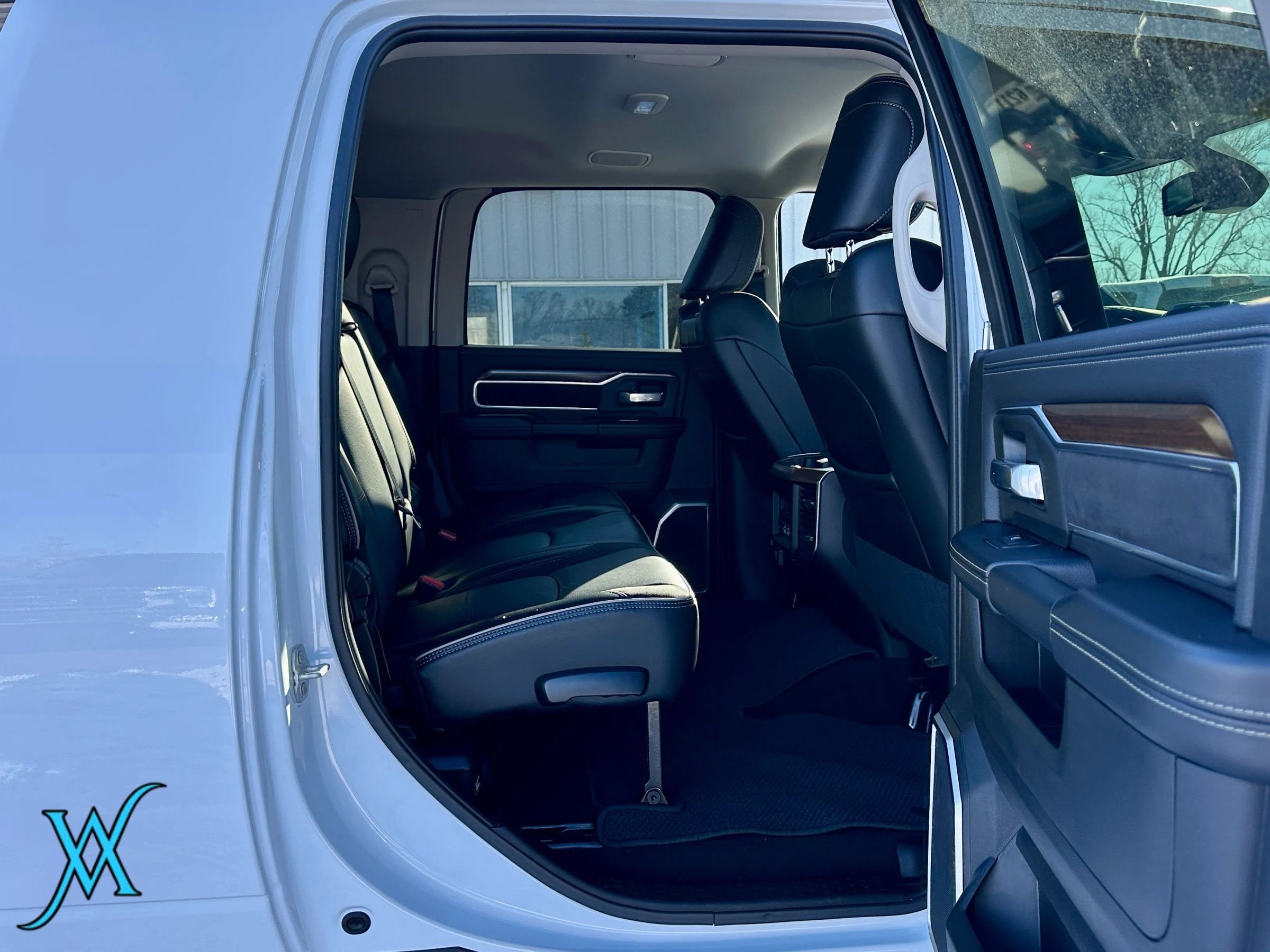 Used 2024 RAM 2500 Laramie AWD/4WD image 28
