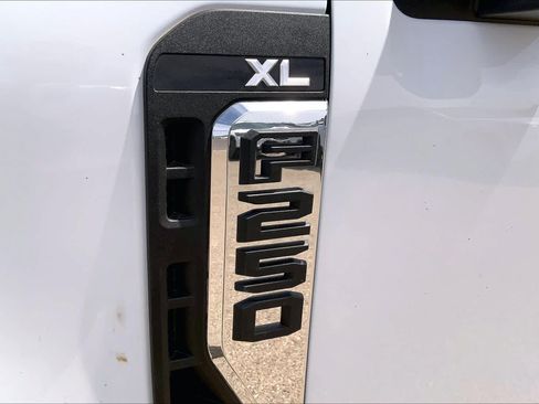 New 2026 Ford F250 XL w/ XL Chrome Package AWD/4WD image 15