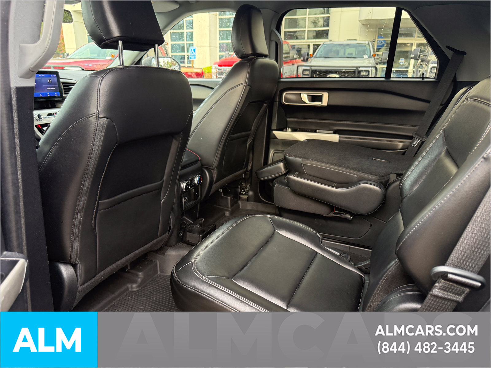 Used 2022 Ford Explorer XLT w/ Equipment Group 202A RWD image 12