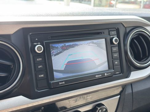 Used 2017 Toyota Tacoma SR5 w/ Tow Package RWD image 2