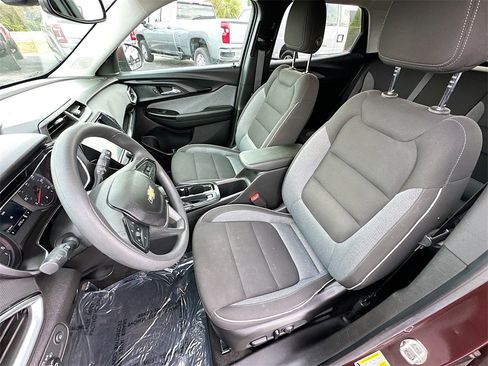 Used 2023 Chevrolet TrailBlazer LT w/ Convenience Package image 19