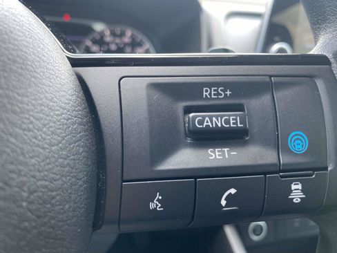 Used 2023 Nissan Rogue SV FWD image 21