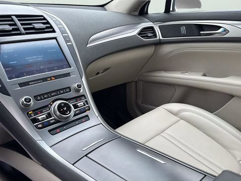 Used 2020 Lincoln MKZ w/ Convenience Package image 13