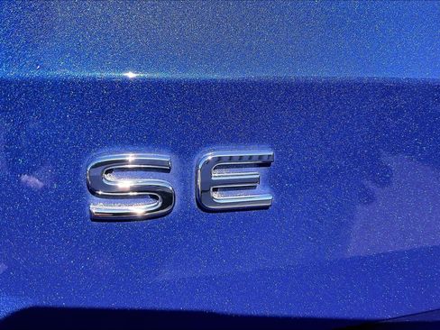 Certified 2022 Volkswagen Taos SE w/ Panoramic Sunroof Package image 31