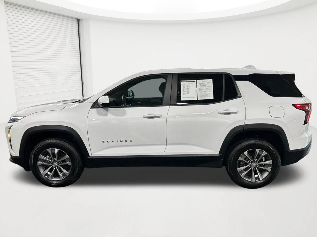 Used 2026 Chevrolet Equinox LT AWD/4WD image 8