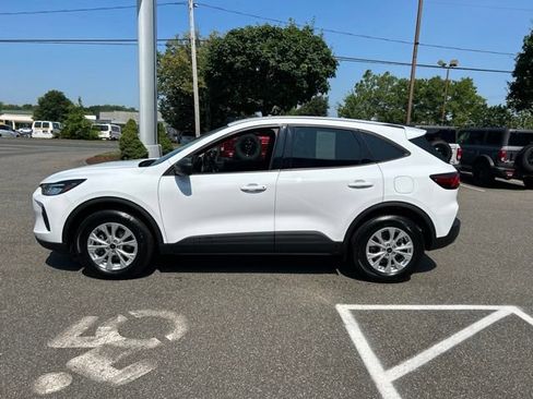 Used 2025 Ford Escape Active AWD/4WD image 4