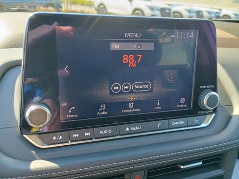 Used 2023 Nissan Rogue SV image 28