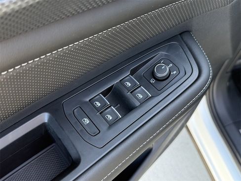 New 2026 Volkswagen Atlas Cross Sport SEL Premium R-Line image 11