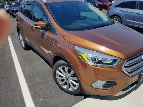 Used 2017 Ford Escape Titanium AWD/4WD image 3