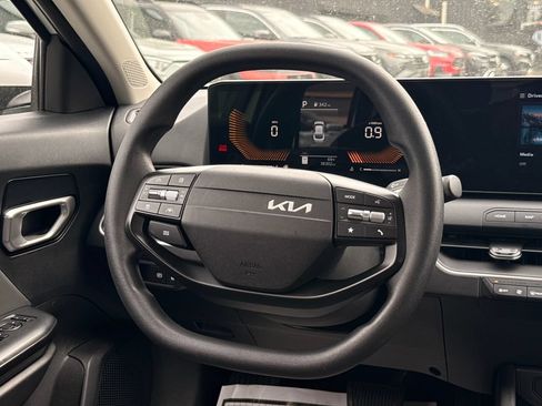 Used 2025 Kia K4 FWD image 19