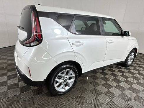 Used 2023 Kia Soul LX w/ Option Group 015 FWD image 2