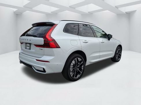 New 2026 Volvo XC60 T8 Plus w/ Protection Package Premier AWD/4WD image 4