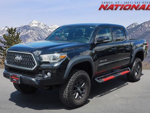 Used 2018 Toyota Tacoma TRD Off-Road AWD/4WD image 1