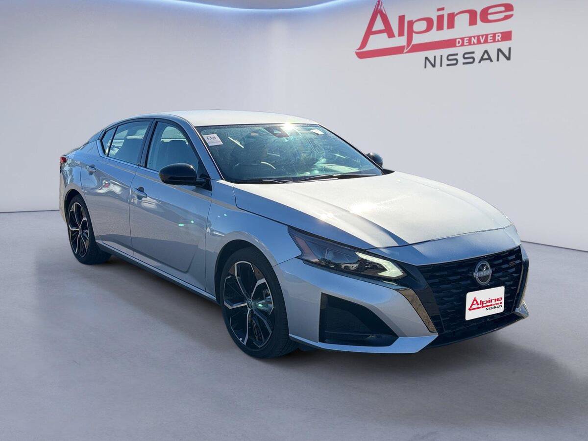 Used 2025 Nissan Altima 2.5 SR FWD image 7