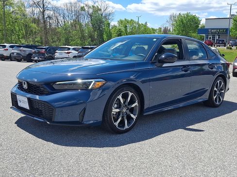 Used 2025 Honda Civic Sport Touring image 3