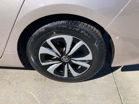 Used 2019 Toyota Prius Prime image 9