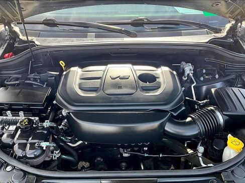 Used 2021 Jeep Grand Cherokee Laredo X image 9