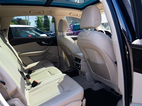 Used 2019 Audi Q7 3.0T Prestige AWD/4WD image 25
