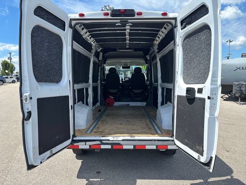 Used 2025 RAM ProMaster 2500 FWD image 28