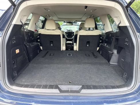 Used 2023 Subaru Ascent Limited w/ Technology Package AWD/4WD image 17