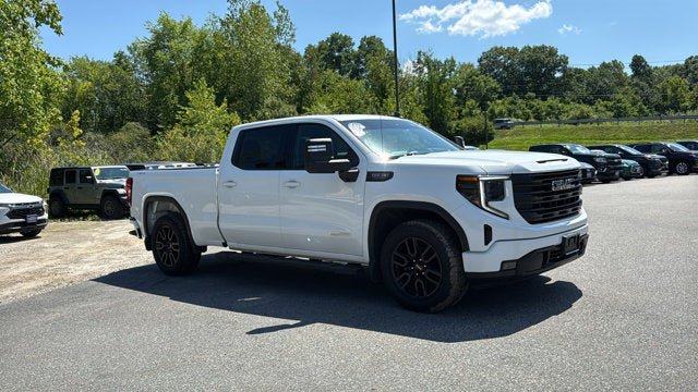 Used 2022 GMC Sierra 1500 Elevation w/ LPO, Elevation Black Package AWD/4WD image 2