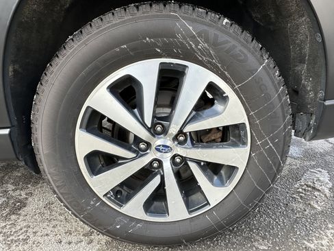 Used 2020 Subaru Outback Premium image 11