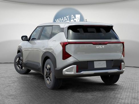Used 2027 Kia Seltos LX AWD/4WD image 4