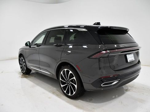 Used 2024 Lincoln Nautilus Black Label image 3