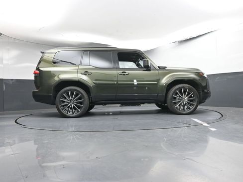 Used 2024 Lexus GX 550 w/ Cold Area Package image 31