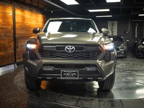 Used 2024 Toyota Tacoma TRD Off-Road AWD/4WD image 4
