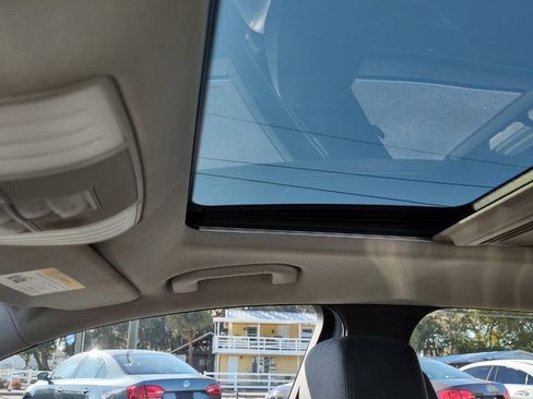 Used 2012 Mercedes-Benz E 350 4MATIC Sedan image 28