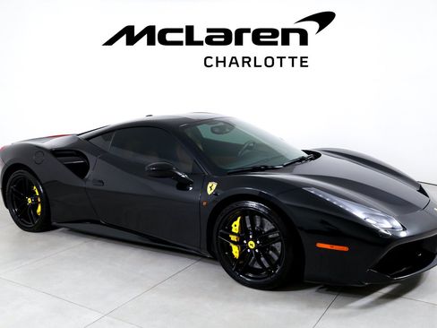Used 2018 Ferrari 488 GTB RWD image 2