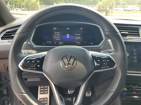 Used 2022 Volkswagen Tiguan SE R-Line FWD image 30