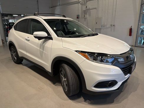Used 2022 Honda HR-V EX image 3