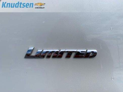 Used 2018 Toyota 4Runner Limited AWD/4WD image 9