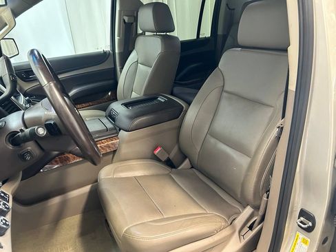 Used 2017 Chevrolet Suburban Premier AWD/4WD image 8