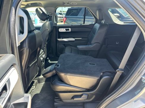 Used 2023 Ford Explorer Limited w/ Limited Technology Package AWD/4WD image 27