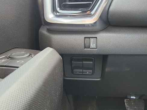 New 2026 GMC Canyon Elevation w/ Convenience Package image 17