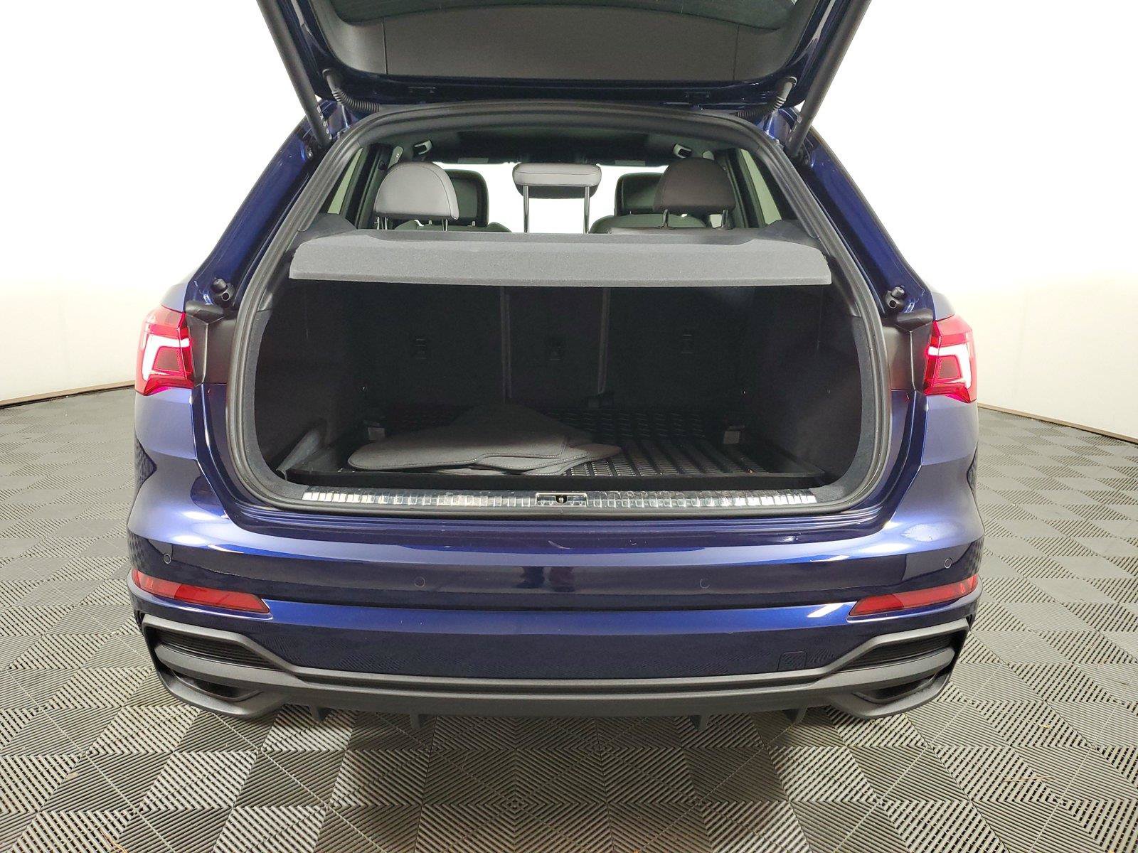 Used 2024 Audi Q3 2.0T Premium Plus w/ Premium Plus Package AWD/4WD image 9