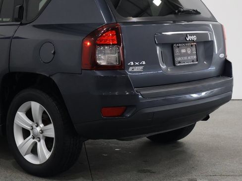 Used 2014 Jeep Compass Latitude w/ Sun/Sound Group image 10