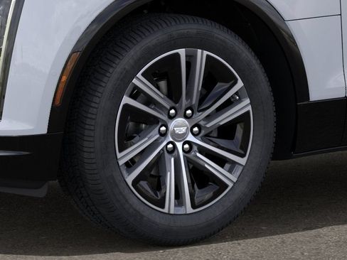 New 2026 Cadillac Lyriq Luxury w/ LPO, Floor Liner Package AWD/4WD image 9