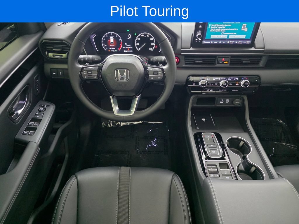 Used 2025 Honda Pilot Touring image 13