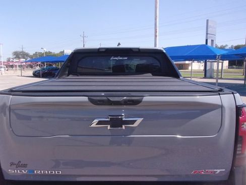 Used 2025 Chevrolet Silverado EV RST AWD/4WD image 16