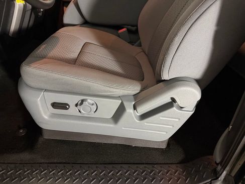 Used 2013 Ford F150 XLT w/ XLT Chrome Pkg AWD/4WD image 18