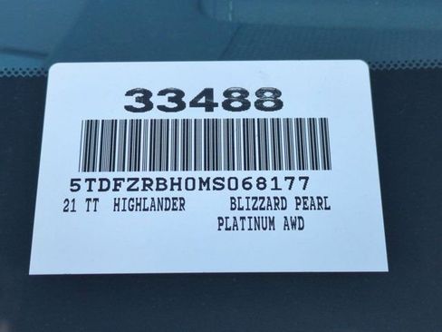 Certified 2021 Toyota Highlander Platinum AWD/4WD image 20