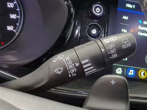 Used 2023 Buick Envision Essence image 38