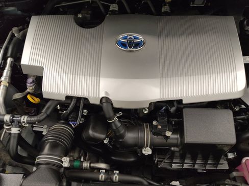 Used 2019 Toyota Prius LE AWD/4WD image 30