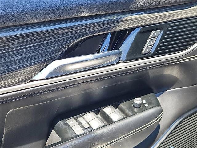Used 2022 Jeep Wagoneer Series II w/ Premium Group I AWD/4WD image 11