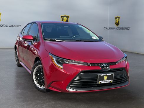 Used 2026 Toyota Corolla LE FWD image 3