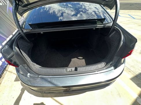 Used 2024 Volkswagen Jetta SE FWD image 36